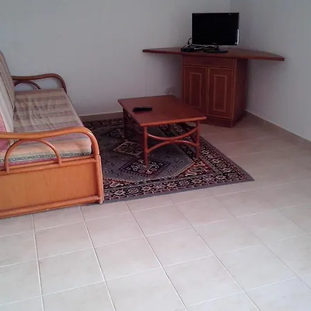 شقة Mit Terrasse By Interhome